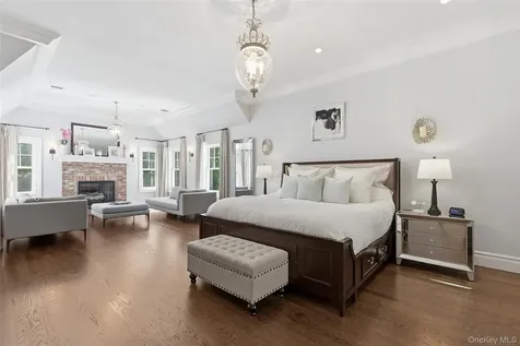 77 Mud Road Setauket NY 11733