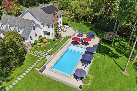 77 Mud Road Setauket NY 11733