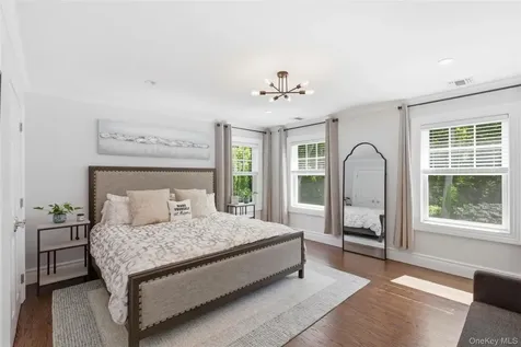 77 Mud Road Setauket NY 11733