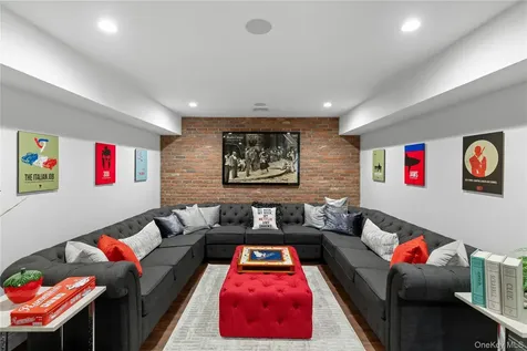 77 Mud Road Setauket NY 11733