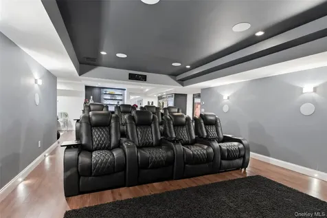 77 Mud Road Setauket NY 11733