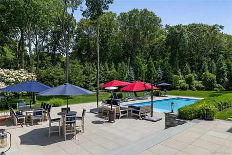 77 Mud Road Setauket NY 11733