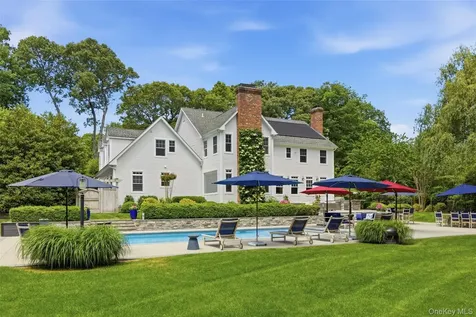 77 Mud Road Setauket NY 11733