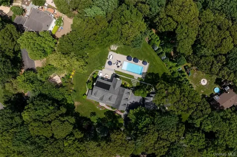 77 Mud Road Setauket NY 11733