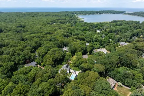 77 Mud Road Setauket NY 11733