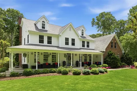 77 Mud Road Setauket NY 11733