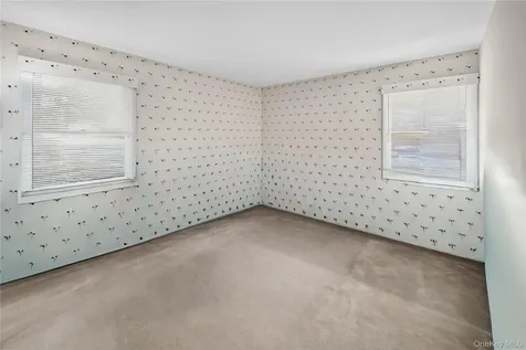 261 Hallock Road Stony Brook NY 11790