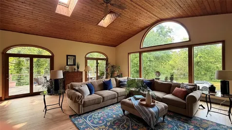 40 Kleinekill Drive New Paltz NY 12561
