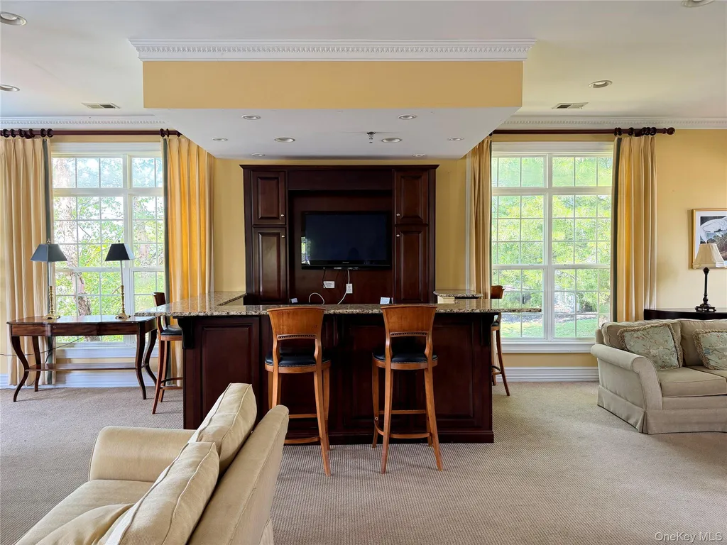 2012 Hawthorn Way New Windsor NY 12553