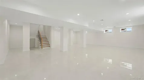 1025 Mirabelle Avenue Westbury NY 11590