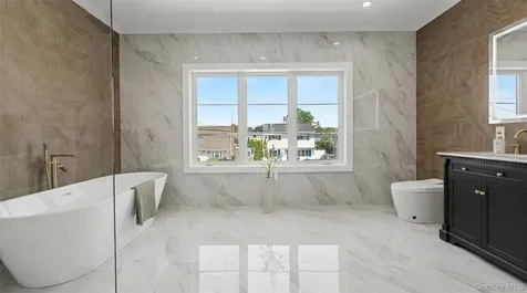 1025 Mirabelle Avenue Westbury NY 11590