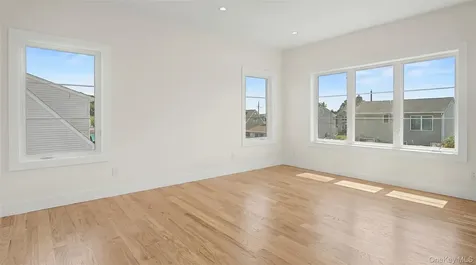 1025 Mirabelle Avenue Westbury NY 11590