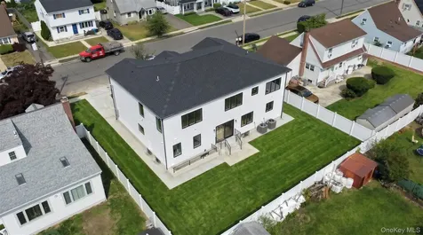 1025 Mirabelle Avenue Westbury NY 11590