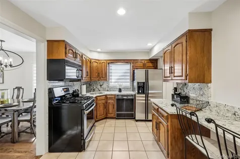 1660 Fenimore Road Hewlett NY 11557