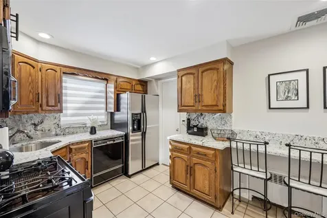 1660 Fenimore Road Hewlett NY 11557