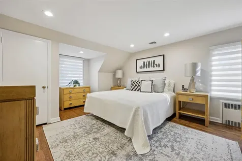 1660 Fenimore Road Hewlett NY 11557