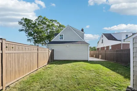 1660 Fenimore Road Hewlett NY 11557