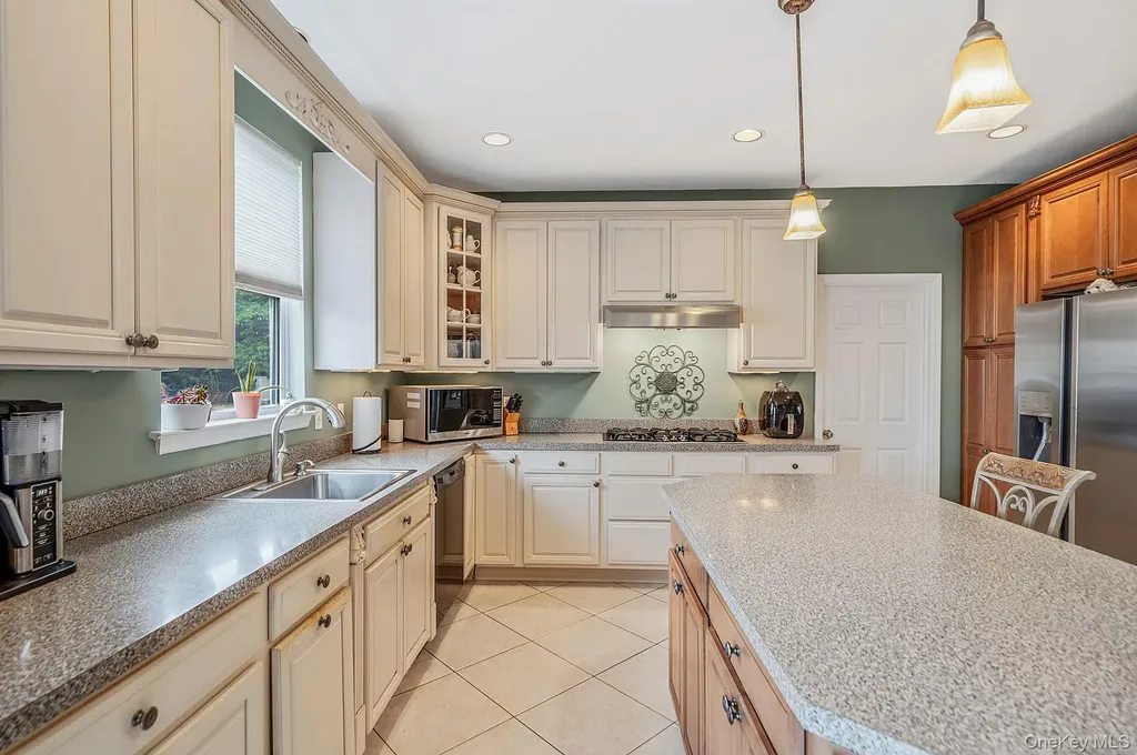 6 Westover Court Shoreham NY 11786