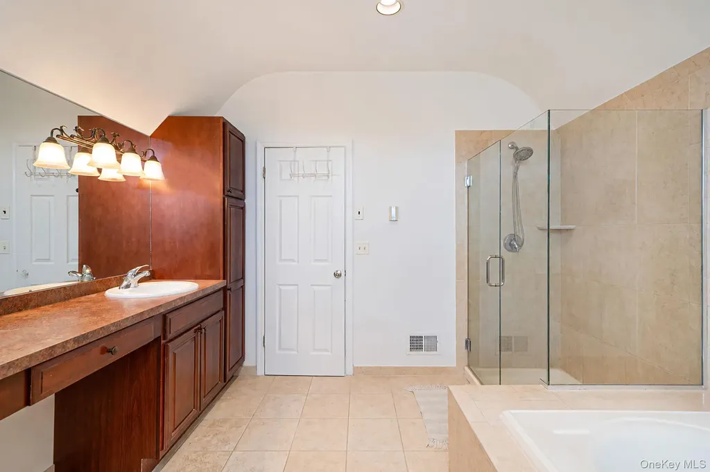 6 Westover Court Shoreham NY 11786