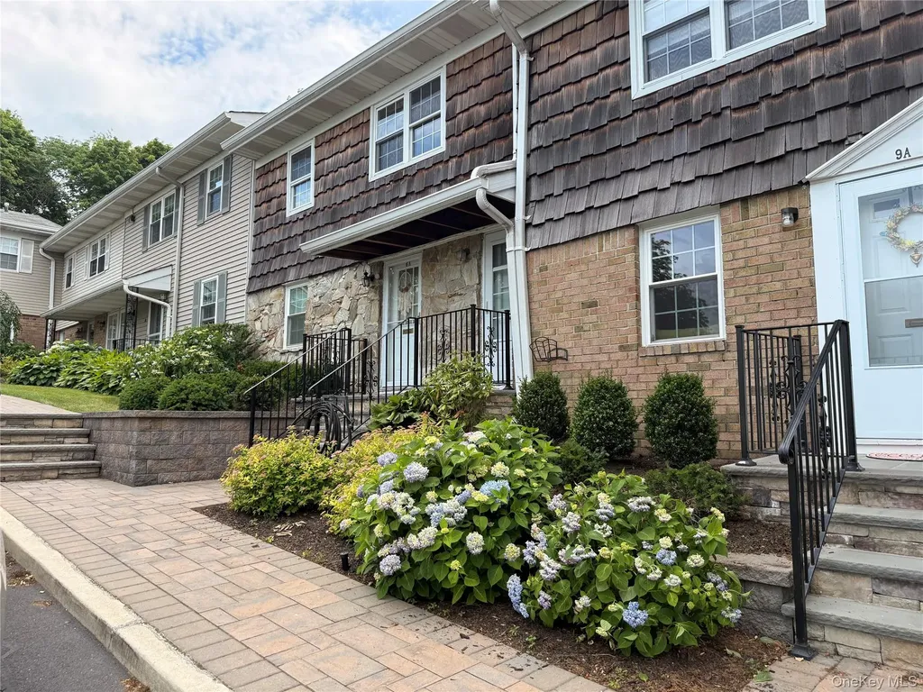 12 Harbour Lane Oyster Bay NY 11771