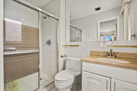 228 Robby Lane Manhasset Hills NY 11040