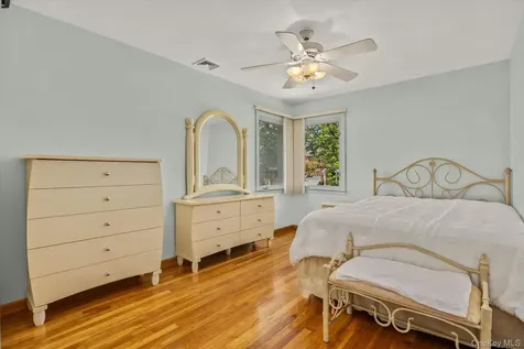 228 Robby Lane Manhasset Hills NY 11040