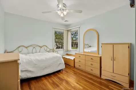 228 Robby Lane Manhasset Hills NY 11040