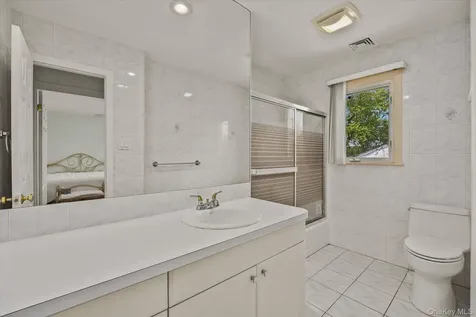 228 Robby Lane Manhasset Hills NY 11040