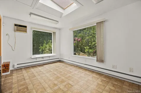 228 Robby Lane Manhasset Hills NY 11040