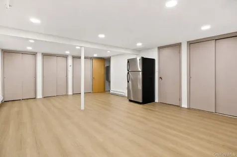 228 Robby Lane Manhasset Hills NY 11040