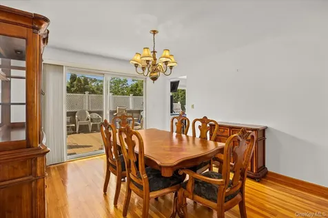 228 Robby Lane Manhasset Hills NY 11040