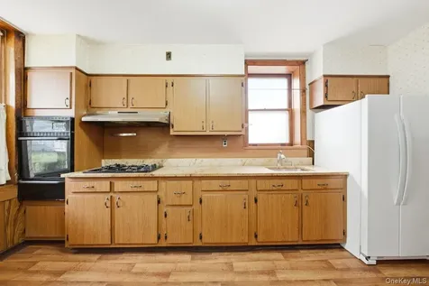 310 E 236th Street Bronx NY 10470