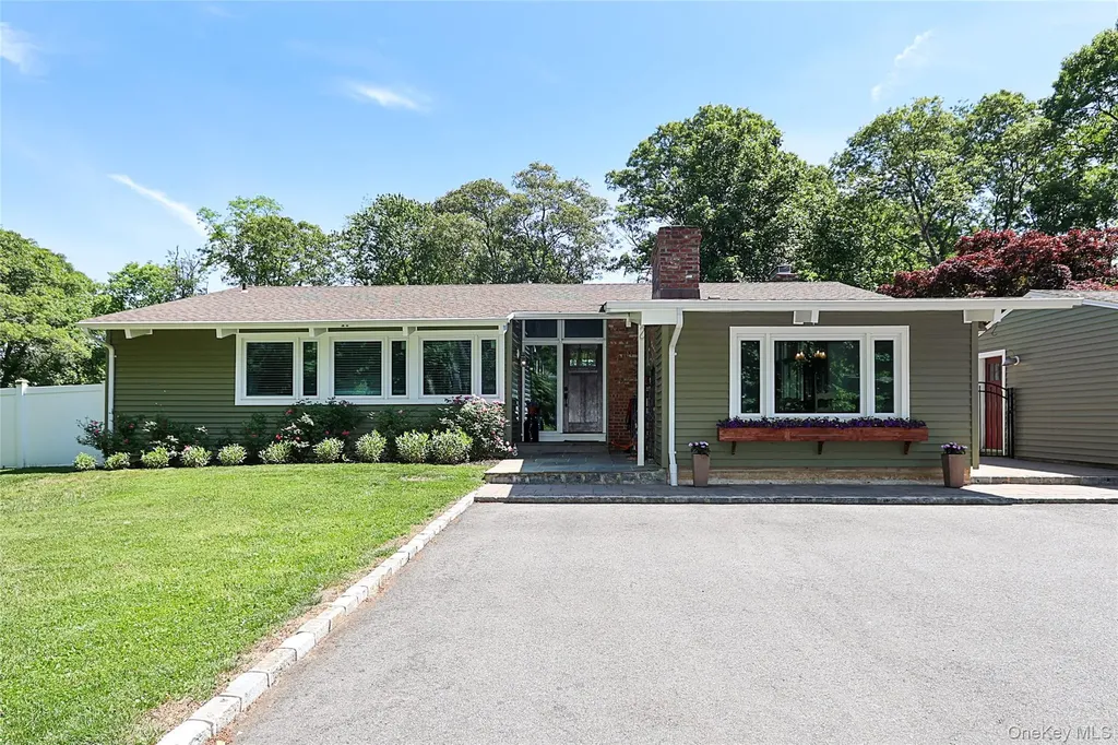 273 Sugar Toms Lane East Norwich NY 11732
