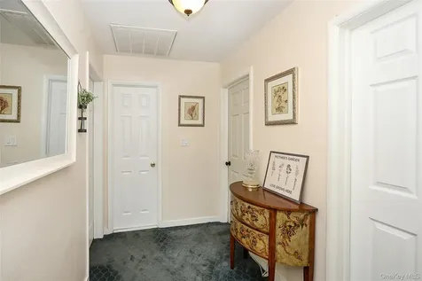 273 Sugar Toms Lane East Norwich NY 11732
