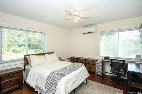 273 Sugar Toms Lane East Norwich NY 11732