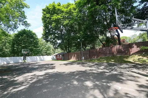 273 Sugar Toms Lane East Norwich NY 11732