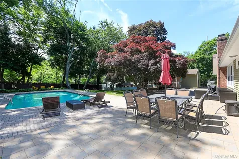 273 Sugar Toms Lane East Norwich NY 11732