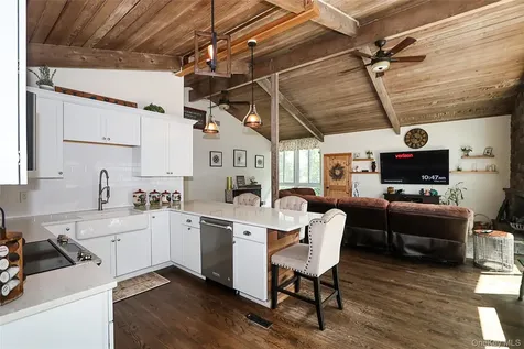 273 Sugar Toms Lane East Norwich NY 11732