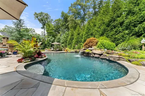 22 Perrins Peak Road Stony Point NY 10980