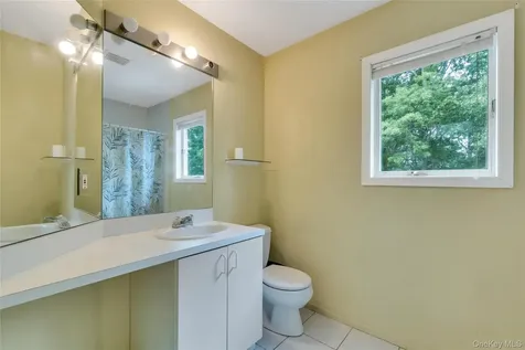 22 Kettle Hole Road Manorville NY 11949