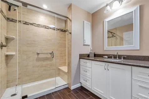 22 Kettle Hole Road Manorville NY 11949