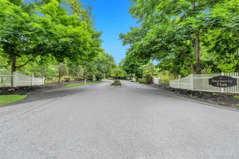 22 Kettle Hole Road Manorville NY 11949