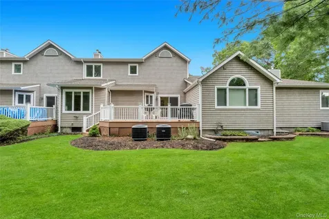 22 Kettle Hole Road Manorville NY 11949