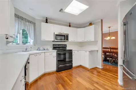 22 Kettle Hole Road Manorville NY 11949