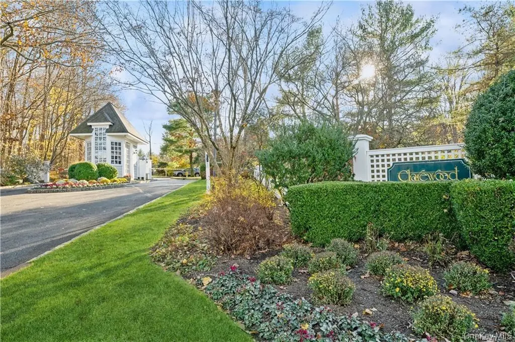 8 Oakcrest Lane Hastings-on-hudson NY 10706