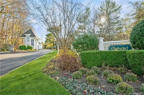 8 Oakcrest Lane Hastings-on-hudson NY 10706