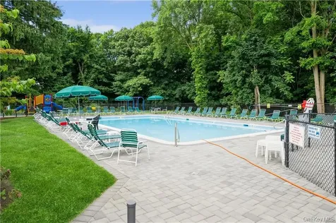 8 Oakcrest Lane Hastings-on-hudson NY 10706