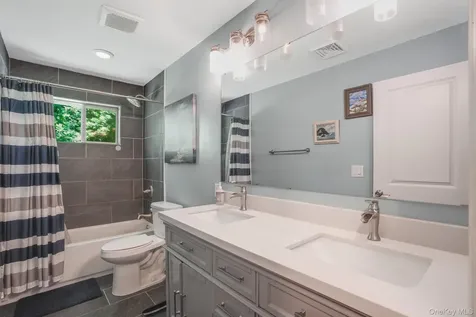 17 Regent Drive Hopewell Junction NY 12533