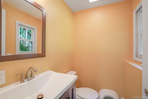 17 Regent Drive Hopewell Junction NY 12533