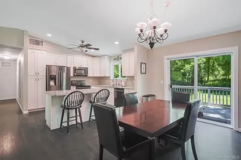 17 Regent Drive Hopewell Junction NY 12533